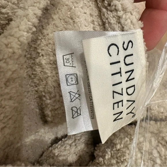 SUNDAY CITIZEN Snug Bed King Cozy Cream Blanket - Picture 6 of 7
